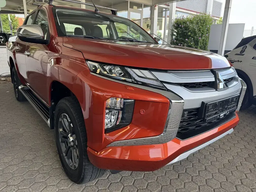 Gebraucht Mitsubishi L200 Spirit 150 PS (110 kW) 2021 Orange Pickup