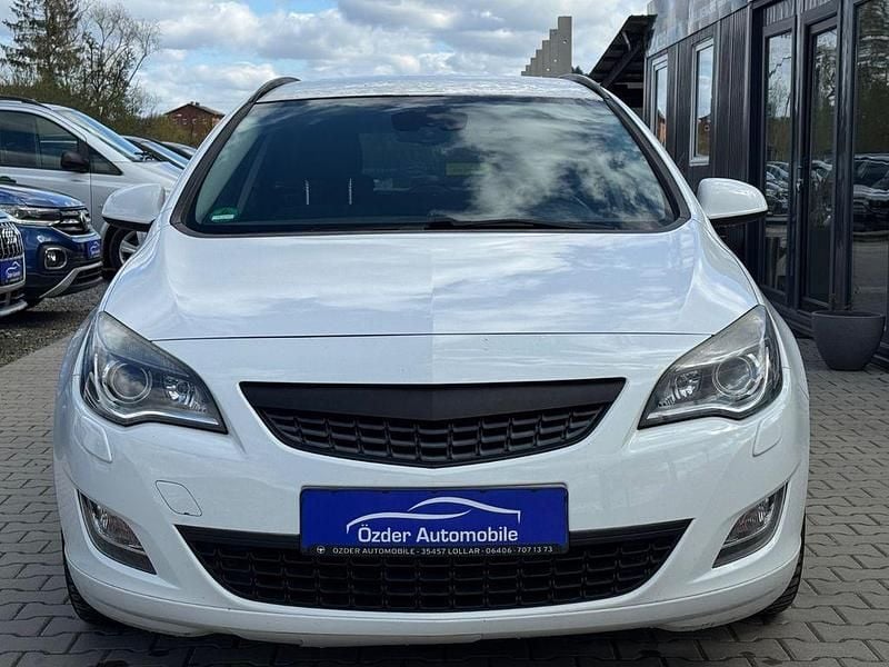Gebraucht Opel Astra 140 PS (102 kW) 2012 Weiß Kombi