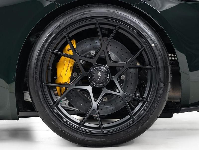 Neu Porsche 718 500 PS (367 kW) 2025 Grün Coupé