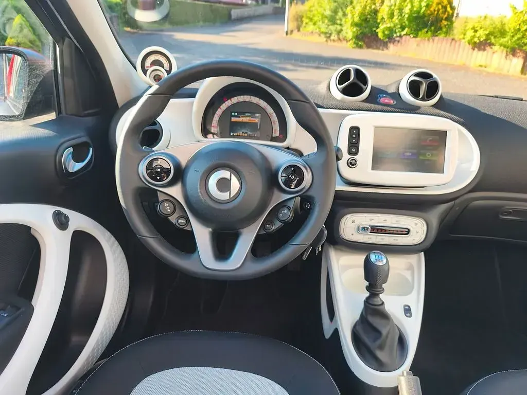 Używany Smart ForFour 90 KM (66 kW) 2019 Szary Hatchback