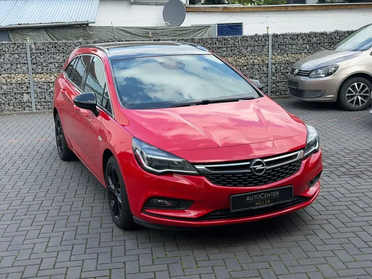 Gebraucht Opel Astra Dynamic 136 PS (100 kW) 2018 Rot Limousine