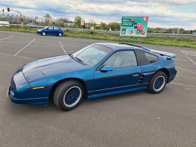 Blau Gebraucht 1988 Pontiac Fiero Coupé | 9.500 € - Bild 1/4