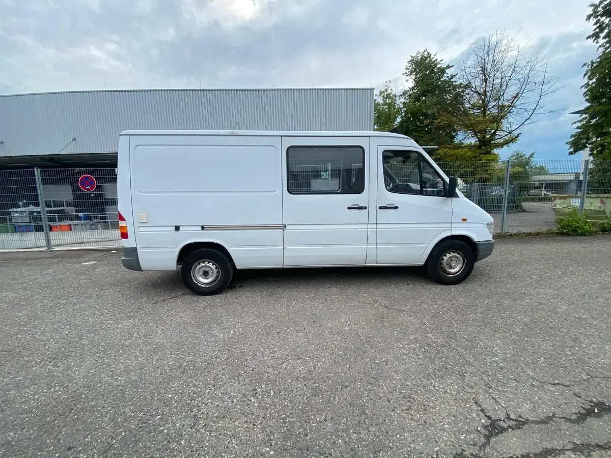 Begagnad Mercedes Sprinter 1999 Vit Van