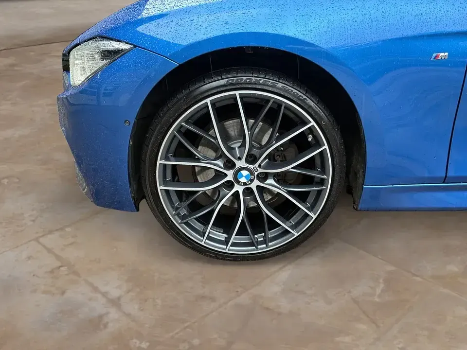 Gebraucht BMW 330 M Sport 258 PS (189 kW) 2017 Estoril blau Kombi