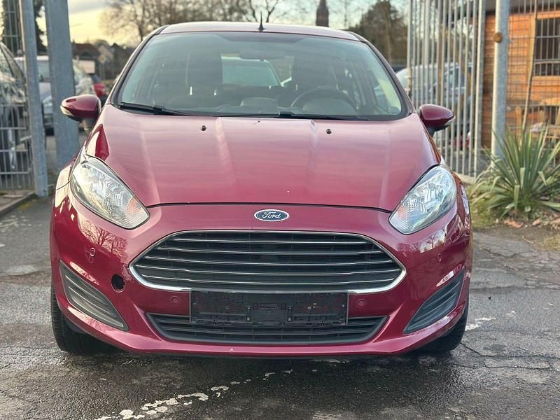 Gebraucht Ford Fiesta Trend 80 PS (58 kW) 2014 Violet Kleinwagen