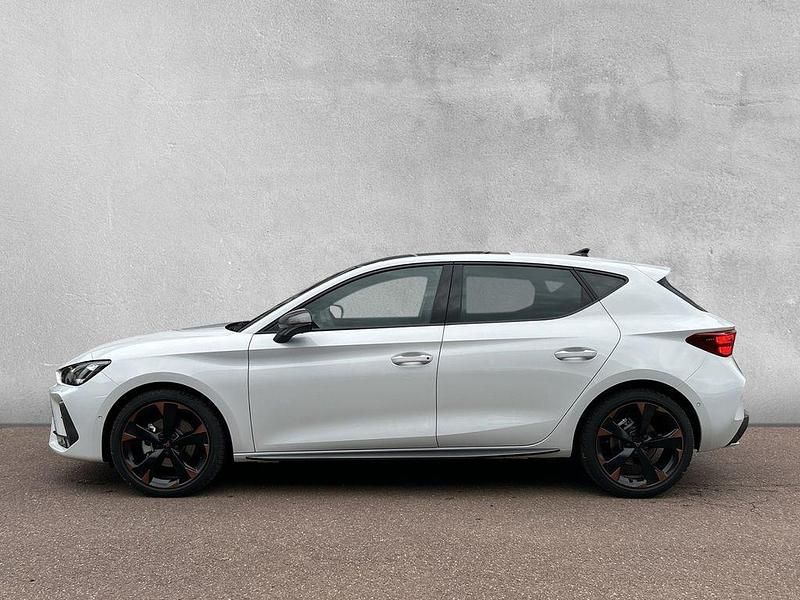 Neu Cupra Leon 150 PS (110 kW) 2025 Weiss Limousine