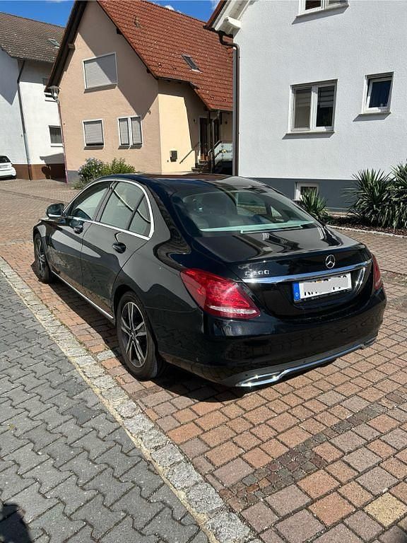 Schwarz Gebraucht 2016 Mercedes C200 Avantgarde Limousine | 22.999 € (Etwas zu teuer) - Bild 1/4