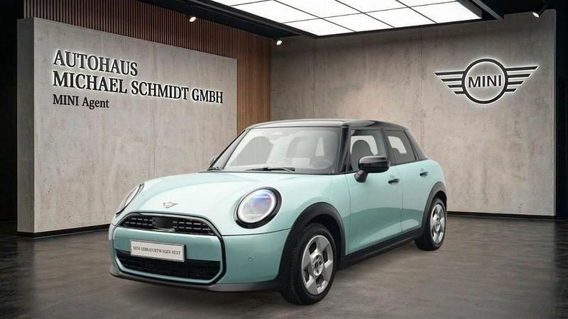 Second-hand Mini Cooper 114 kW (156 CP) 2025 Verde Hatchback