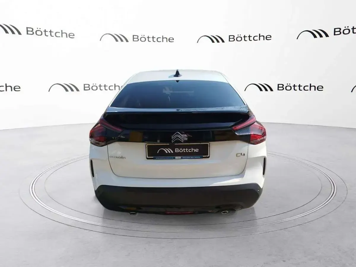 Gebraucht Citroën C4 PureTech 131 PS (96 kW) 2023 Lack weiss banquise/typ aussen SUV