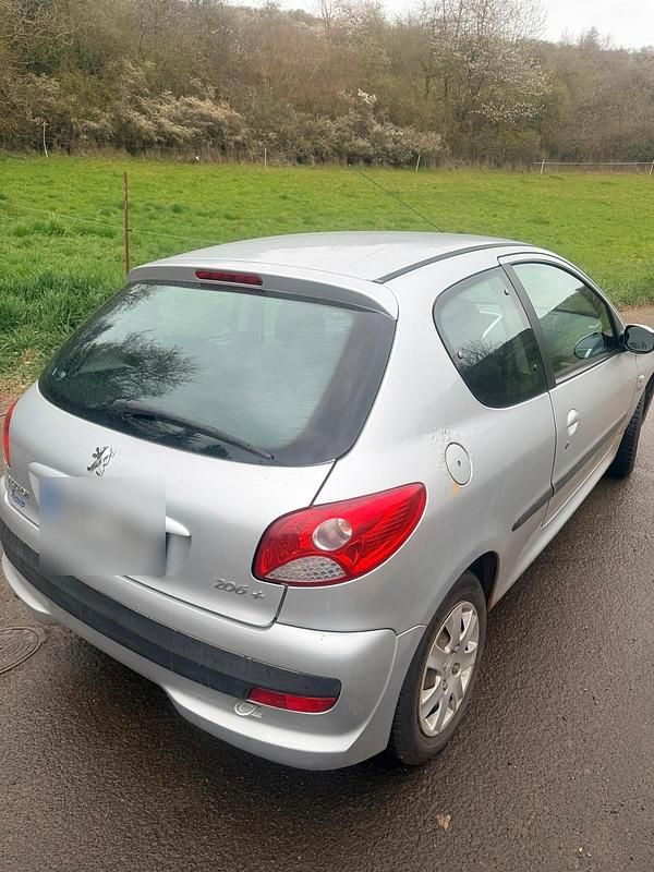 Gebraucht Peugeot 206 68 PS (50 kW) 2009 Silber Kleinwagen