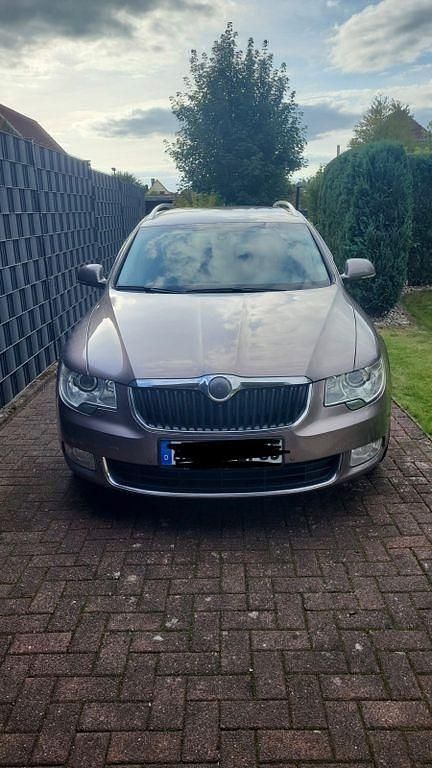 Gebraucht Skoda Superb Elegance 170 PS (125 kW) 2012 Violet Kombi