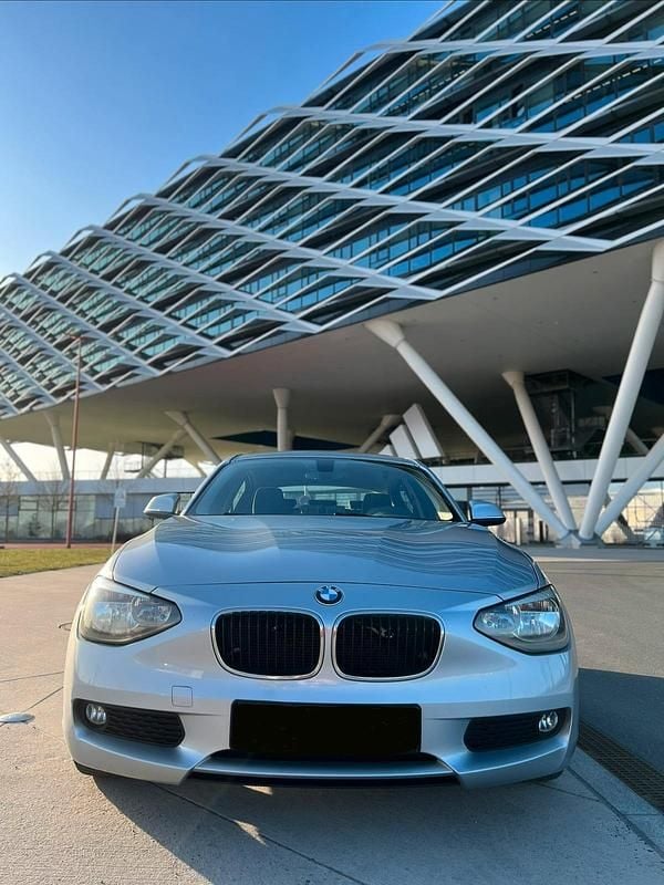 Gebraucht BMW 116 Basis 115 PS (84 kW) 2012 Silber Kleinwagen