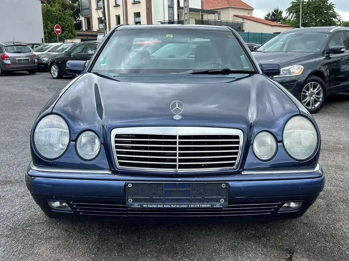 Gebraucht Mercedes E240 Elegance 170 PS (125 kW) 1998 Grün Limousine