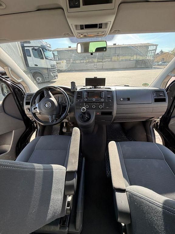 Second-hand VW T5 143 CP (105 kW) 2011 Negru Van