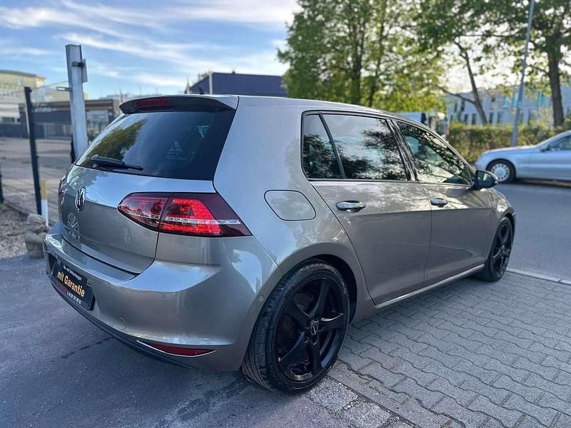 Używany VW Golf VII Edition 150 KM (110 kW) 2015 Brązowy Sedan/Limuzyna