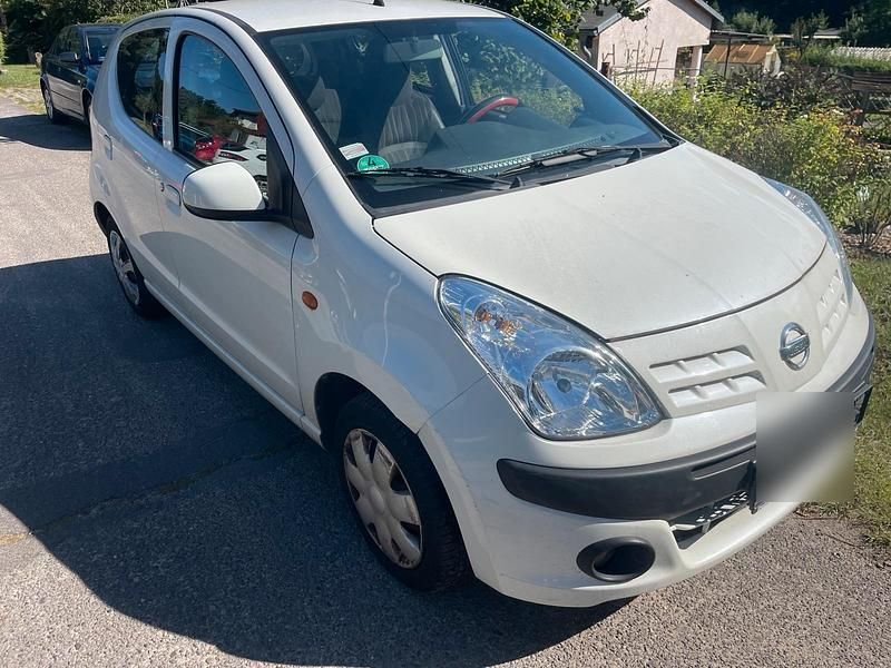 Gebraucht Nissan Pixo 68 PS (50 kW) 2010 Weiß Kleinwagen