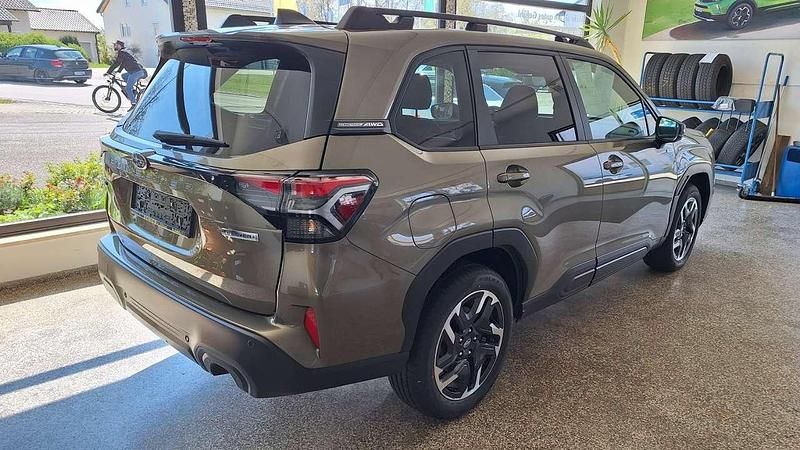 Nuevo Subaru Forester Active 136 CV (100 kW) 2026 Verde SUV