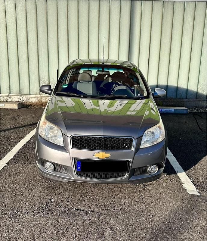 Grau Gebraucht 2009 Chevrolet Aveo Kleinwagen | 1.750 € (Fairer Preis) - Bild 1/4
