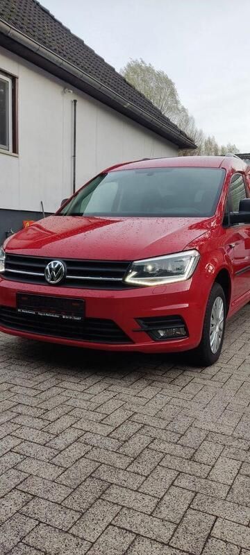 Rot Gebraucht 2017 VW Caddy Maxi Van / Kleinbus | 11.000 € (Fairer Preis) - Bild 1/4