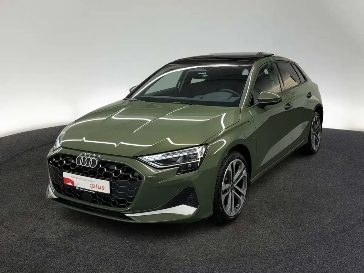 Gebraucht Audi A3 Advanced 204 PS (150 kW) 2025 Distriktgrün metallic Kombi