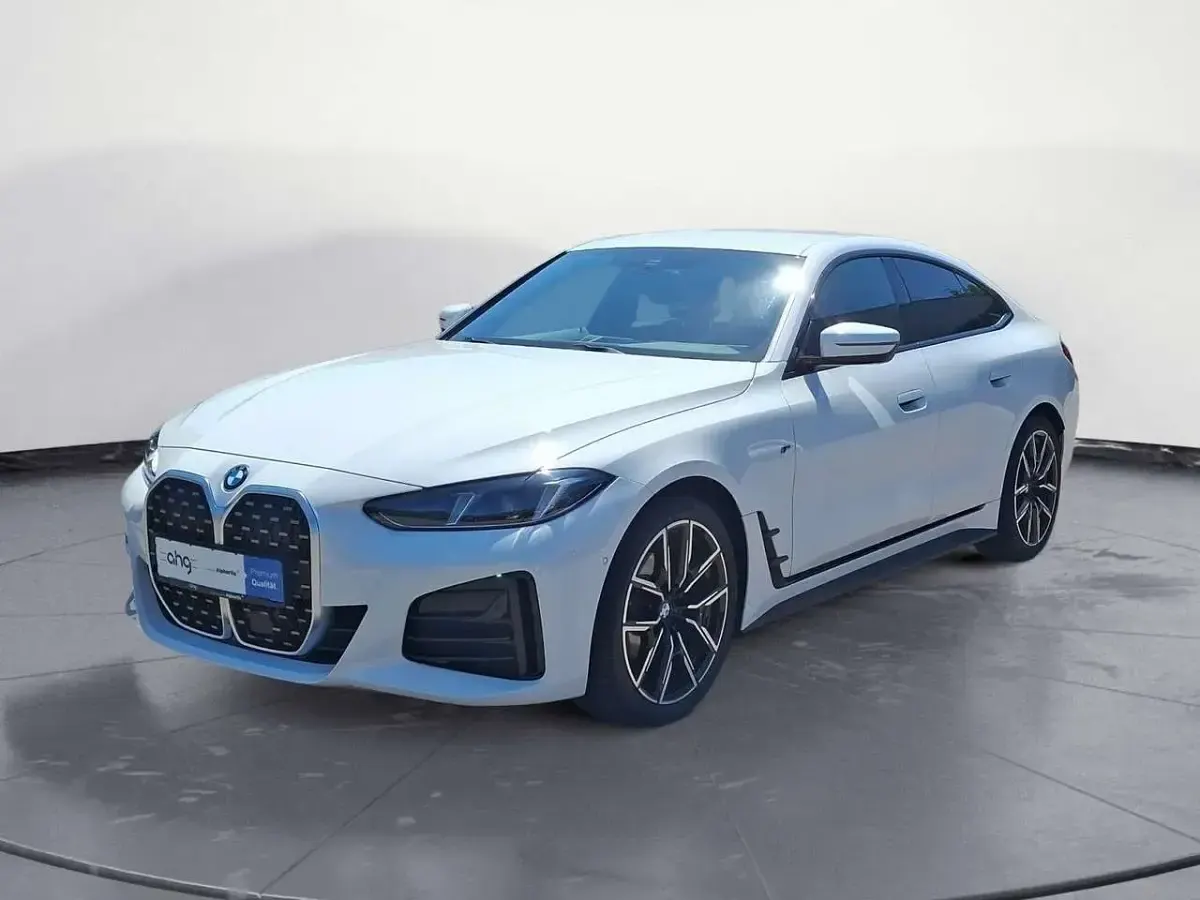 Gebraucht BMW 420 Coupé M Sport 184 PS (135 kW) 2025 Alpinweiss 3 Coupé