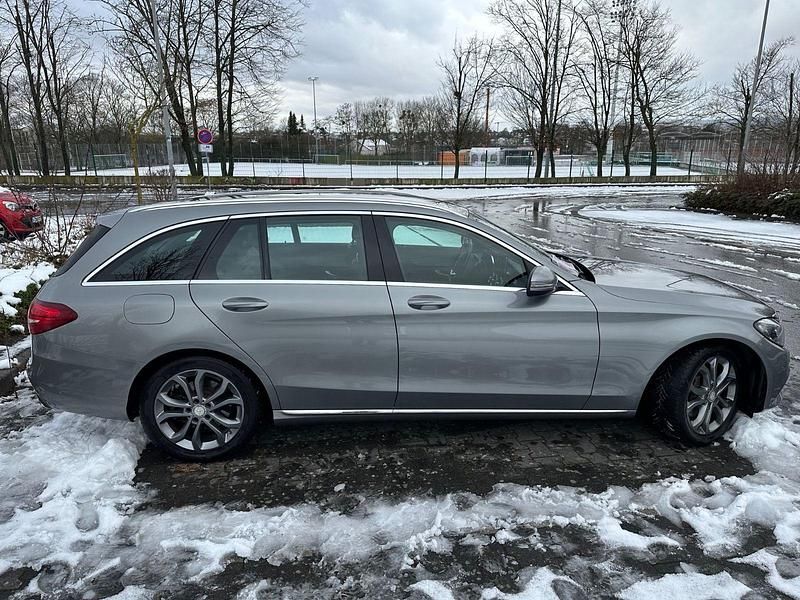 Gebraucht Mercedes C250 Avantgarde 204 PS (150 kW) 2016 Silber Kombi