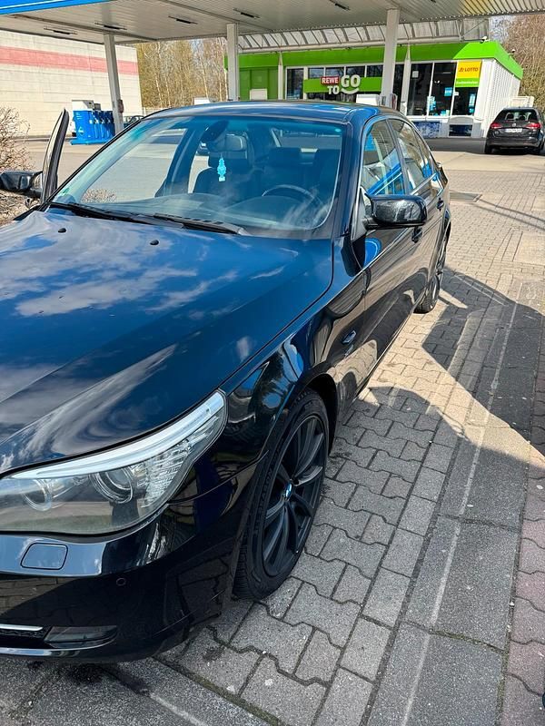 Gebraucht BMW 530 235 PS (172 kW) 2008 Schwarz Limousine