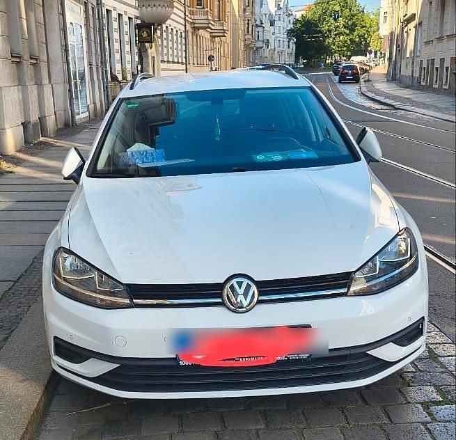 Weiß Gebraucht 2019 VW Golf VII Kombi | 15.400 € (Guter Preis) - Bild 1/3