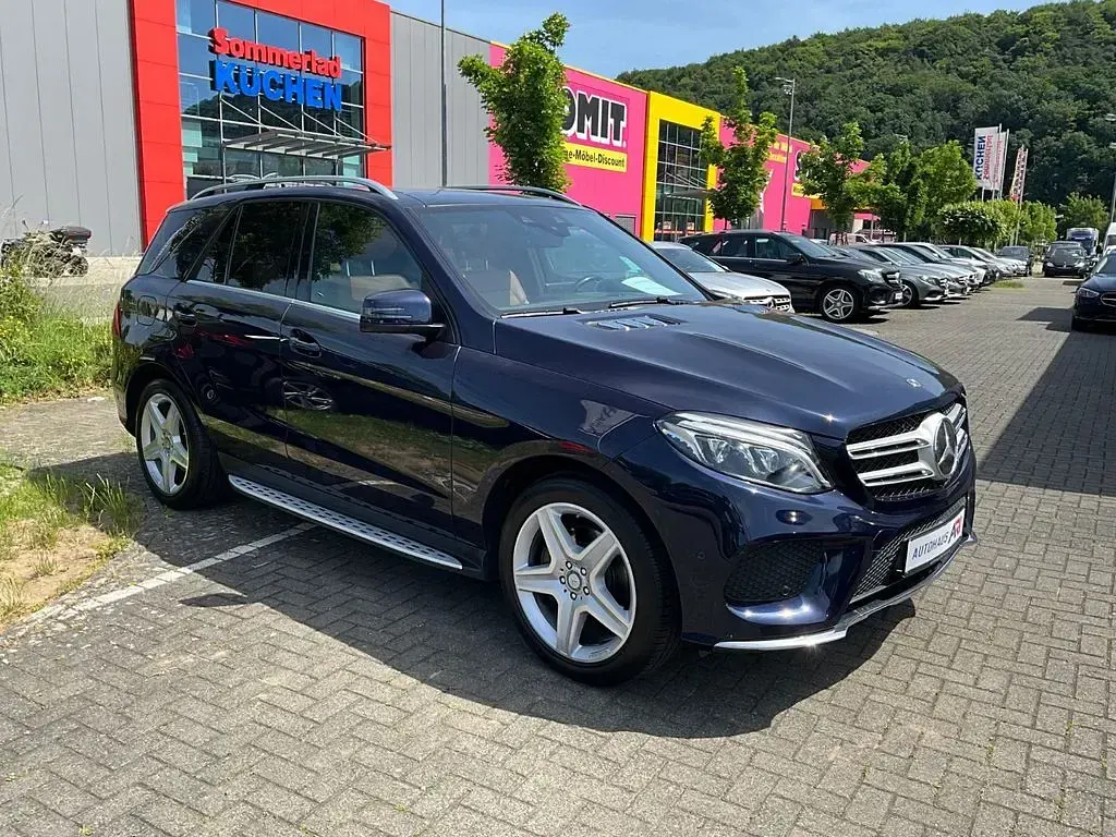 Gebraucht Mercedes GLE350 AMG line 258 PS (189 kW) 2017 Blau SUV