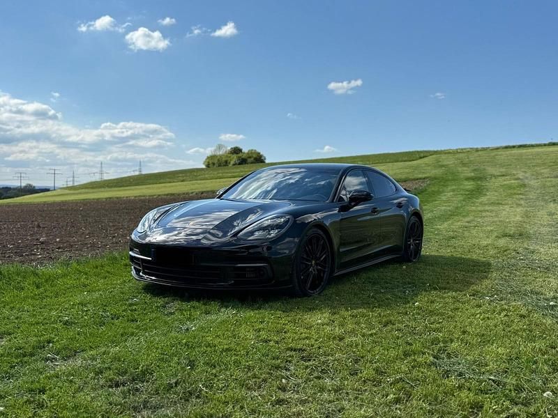 Schwarz Gebraucht 2019 Porsche Panamera 4S Limousine | 72.999 € (Teuer) - Bild 1/4
