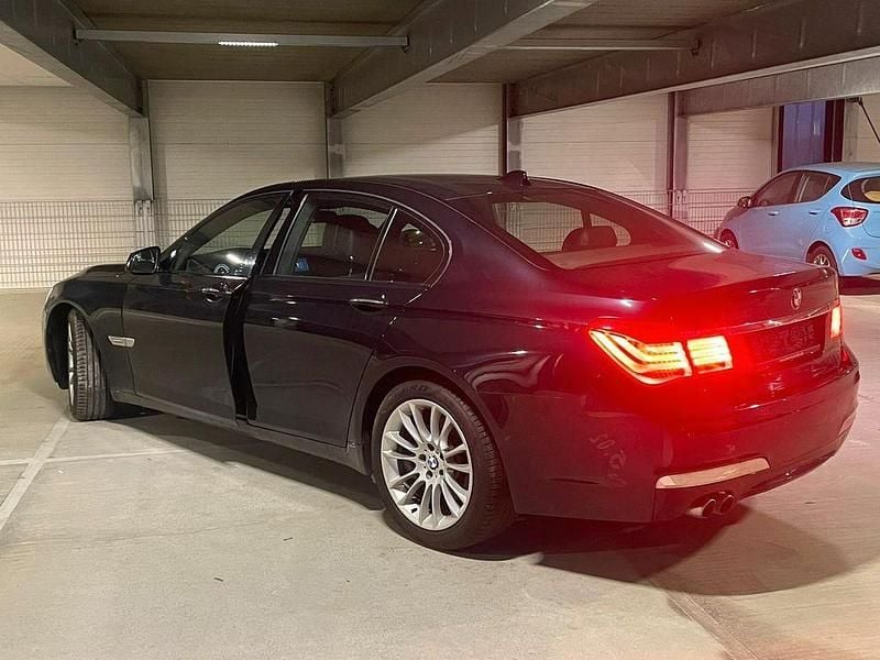 Gebraucht BMW 730 245 PS (180 kW) 2009 Schwarz Limousine