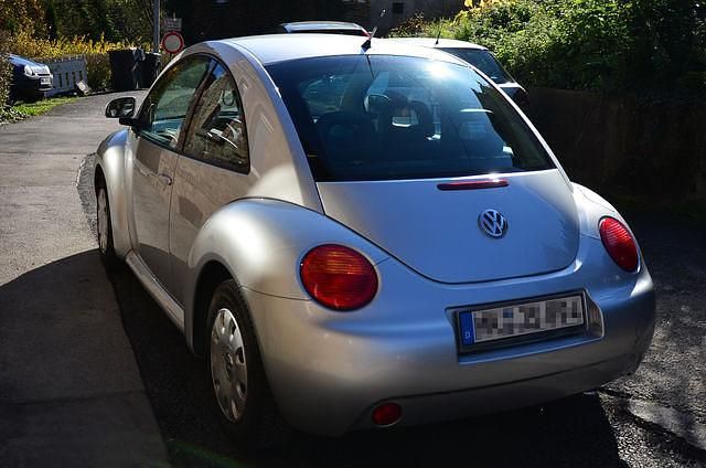 Gebraucht VW New Beetle 116 PS (85 kW) 1999 Silber metallic Kleinwagen