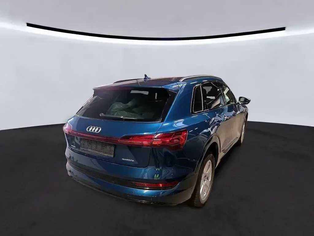 Usata Audi e-tron 300 kW (408 CV) 2021 Blu SUV
