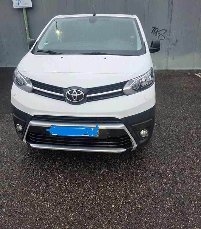Gebraucht Toyota Proace 120 PS (88 kW) 2020 Weiß Van / Kleinbus