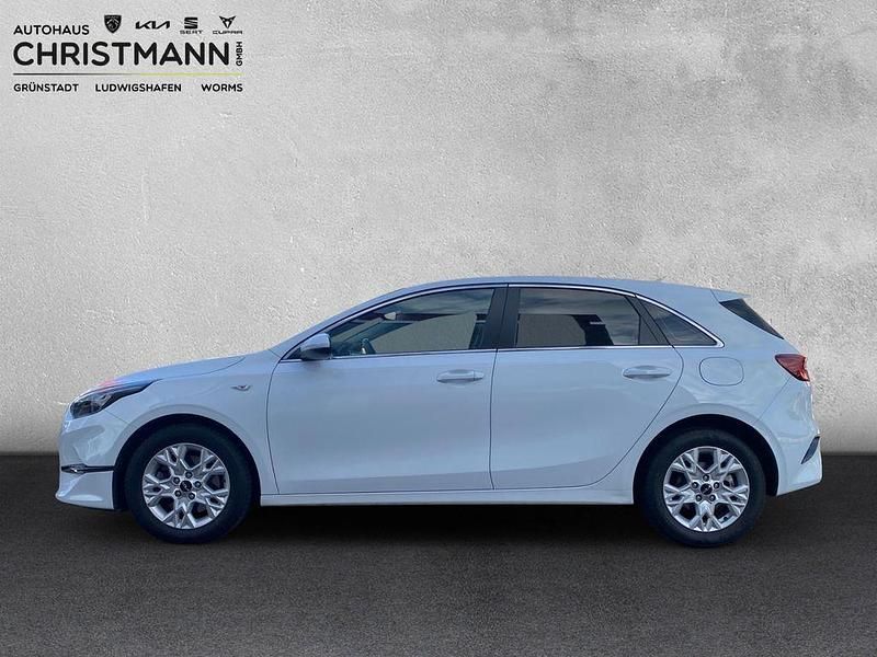 Gebraucht Kia Ceed Vision 120 PS (88 kW) 2022 Casa white Kleinwagen