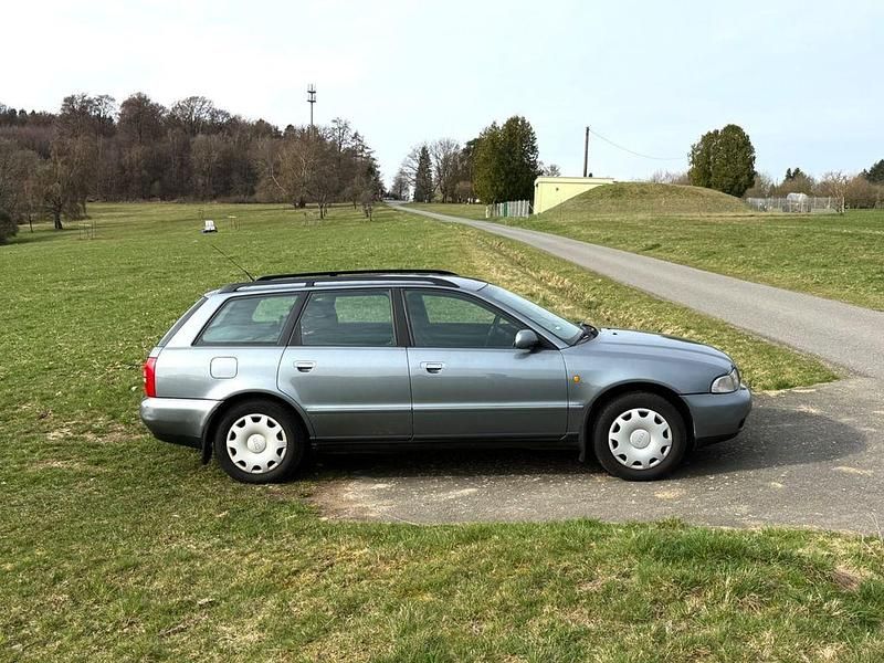 Gebraucht Audi A4 110 PS (80 kW) 1998 Grau Kombi