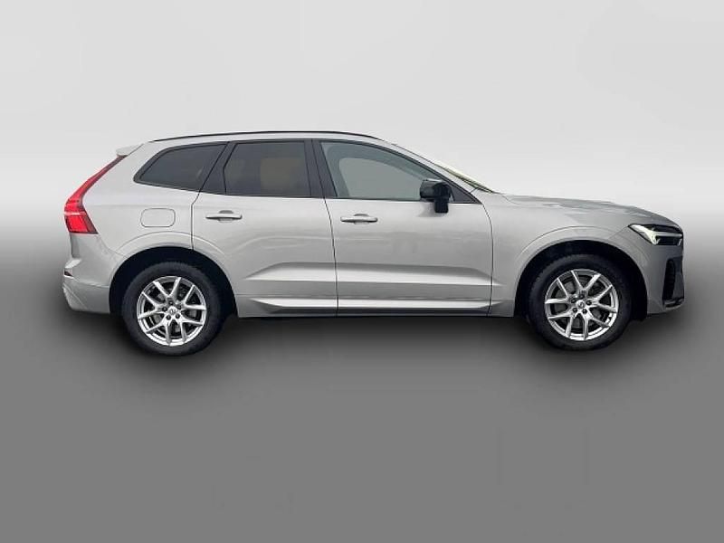 Gebraucht Volvo XC60 Plus 250 PS (183 kW) 2022 Silber SUV