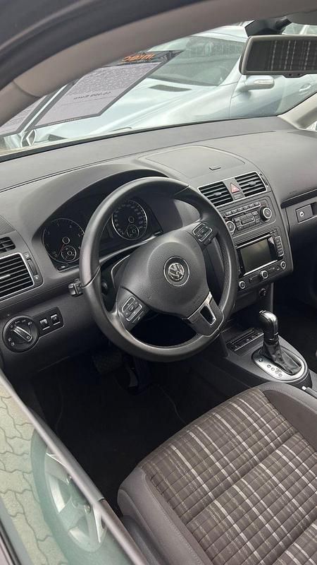 Gebraucht VW Touran Highline 170 PS (125 kW) 2011 Gold Van / Kleinbus