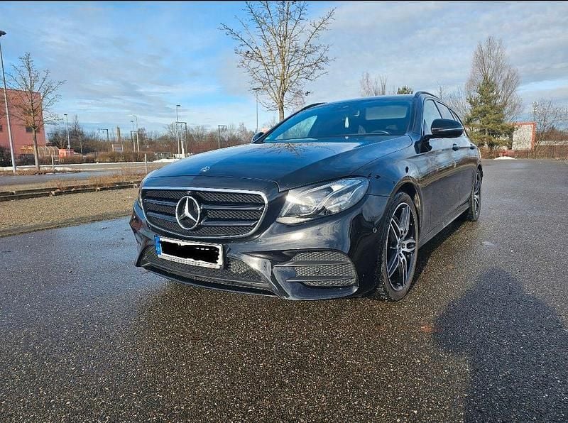 Gebraucht Mercedes E250 AMG line 211 PS (155 kW) 2017 Schwarz Kombi
