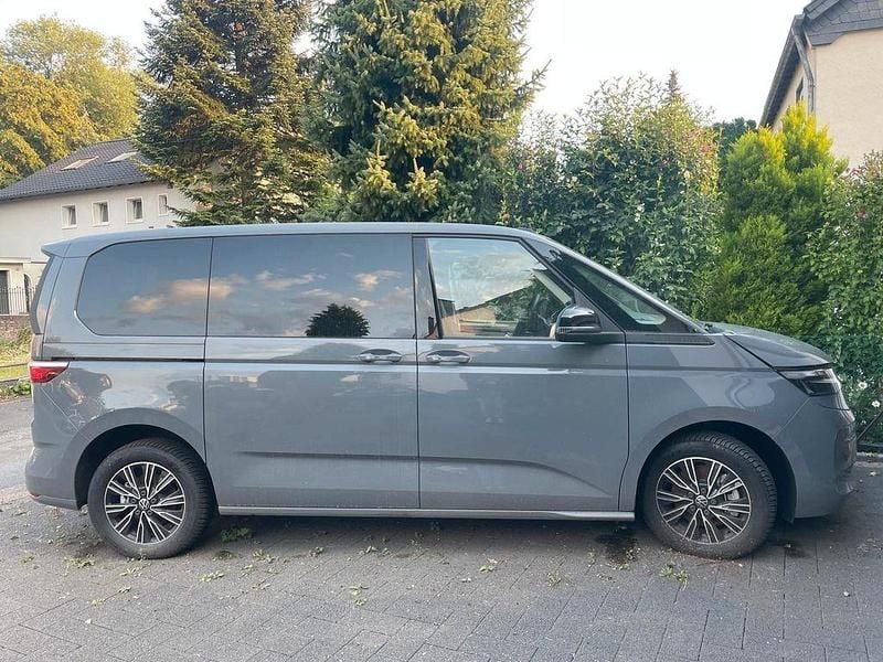 Grau Neu 2024 VW T7 Life Van | 55.900 € - Bild 1/4