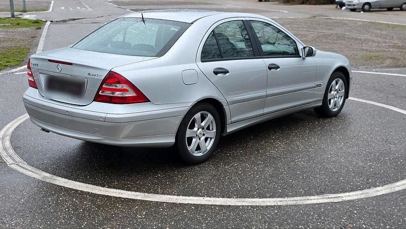 Gebraucht Mercedes C240 170 PS (125 kW) 2004 Silber Limousine