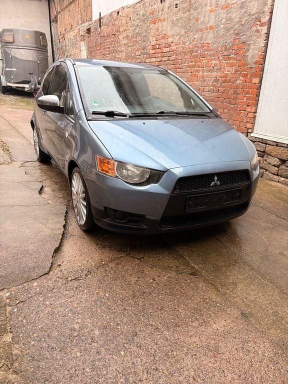 Gebraucht Mitsubishi Colt 95 PS (69 kW) 2009 Blau Kleinwagen