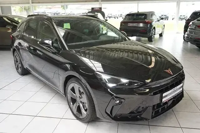 Neu Cupra Leon 204 PS (150 kW) 2026 Midnightschwarzmetallic Kombi