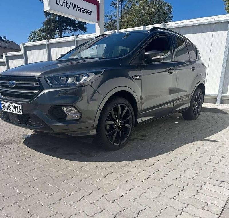 Grau Gebraucht 2018 Ford Kuga ST-Line SUV | 15.678 € (Fairer Preis) - Bild 1/3