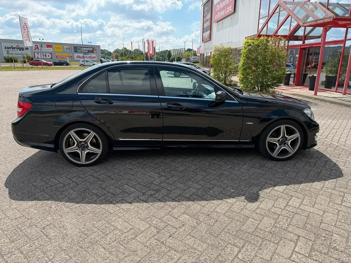 Gebraucht Mercedes C250 204 PS (150 kW) 2013 Schwarz Limousine