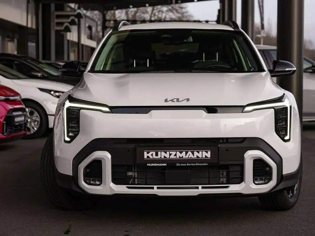 Gebraucht Kia Stonic GT-Line 116 PS (85 kW) 2025 Snow white pearl metallic SUV