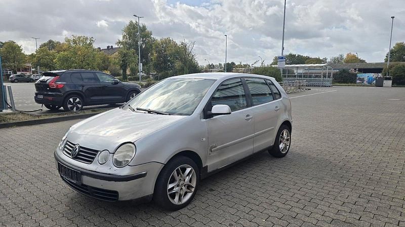 Gebraucht VW Polo Basis 75 PS (55 kW) 2002 Silber Kleinwagen