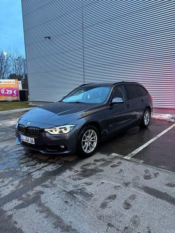 Grau Gebraucht 2017 BMW 318 Kombi | 11.599 € (Guter Preis) - Bild 1/4