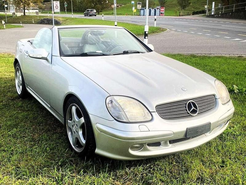 Silber Gebraucht 2002 Mercedes SLK320 Cabrio | 8.800 € (Etwas zu teuer) - Bild 1/4