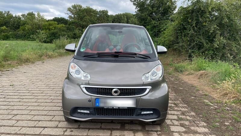 Grau Gebraucht 2013 Smart ForTwo Coupé Kleinwagen | 6.600 € (Fairer Preis) - Bild 1/4